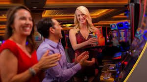 Bàn live casino trực tuyến với dealer chuyên nghiệp tại csmb Việt Nam